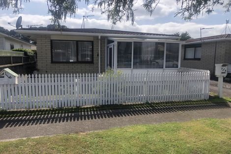 Photo of property in 1/6 Hoyle Place, New Plymouth, 4310