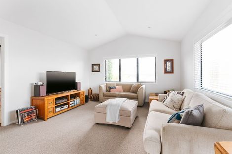 Photo of property in 16 Olive Close, Omokoroa, 3114