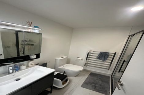 Photo of property in 10 Rara Lane, Manukau, Auckland, 2104