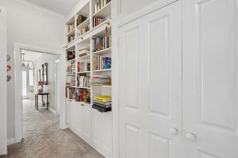 Photo of property in 17 Sandringham Street, Saint Clair, Dunedin, 9012