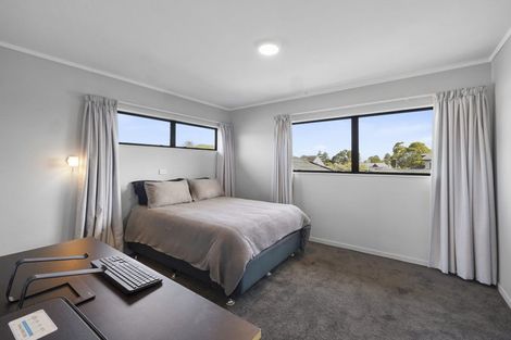 Photo of property in 40 Heta Road, Highlands Park, New Plymouth, 4312