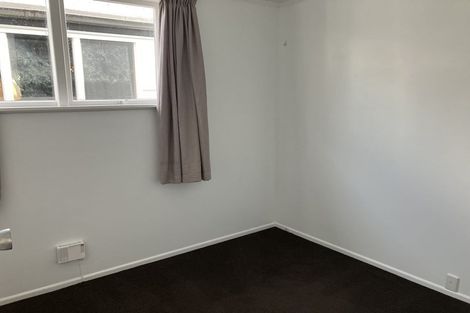 Photo of property in 2/17a Hillcrest Avenue, Hillcrest, Auckland, 0627