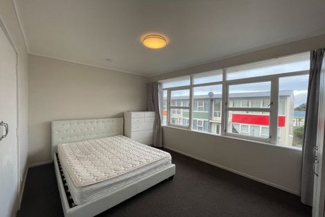 Photo of property in 10/55 Apu Crescent, Lyall Bay, Wellington, 6022