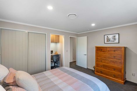 Photo of property in 27 Foresters Crescent, Parklands, Christchurch, 8083