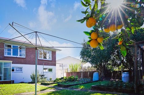 Photo of property in 28 Grassways Avenue, Pakuranga, Auckland, 2010