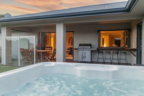 Photo of property in 6 Carpentras Way, Nukuhau, Taupo, 3330