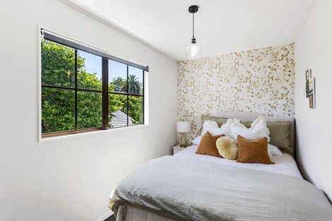 Photo of property in 261 Te Moana Road, Waikanae, 5036