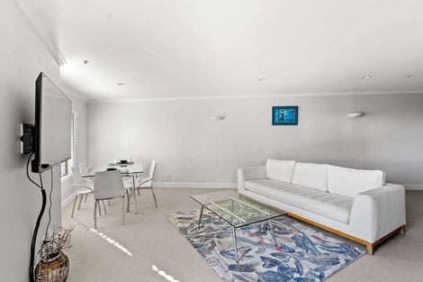 Photo of property in 1 Queen Street, New Plymouth, 4310