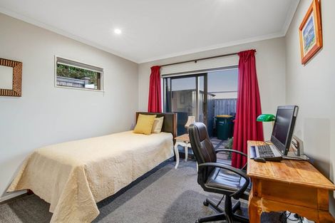 Photo of property in 14 Kingfisher Road, Silverdale, 0932