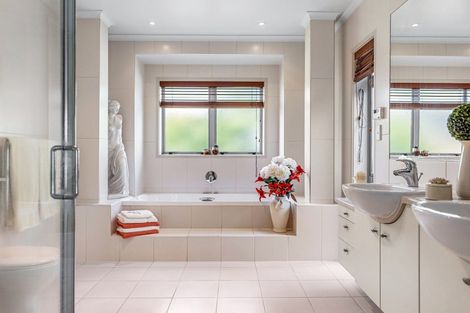 Photo of property in 1 Saratoga Court, Papamoa Beach, Papamoa, 3118