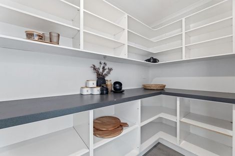 Photo of property in 221 Te Okuroa Drive, Papamoa, 3118