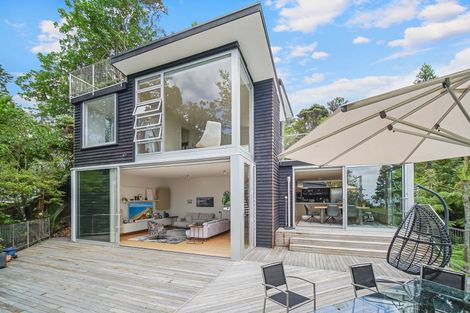 Photo of property in 50 Paturoa Road, Titirangi, Auckland, 0604