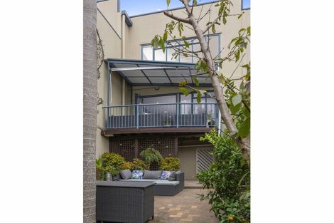 Photo of property in 6/6-8 Pannill Place, Oteha, Auckland, 0632