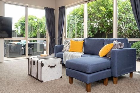 Photo of property in 15 Somerville Crescent, Aidanfield, Christchurch, 8025