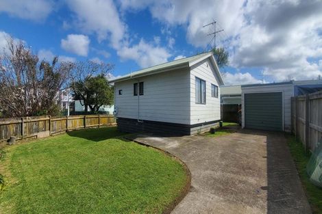 Photo of property in 1a Wing Crescent, Papakura, 2110