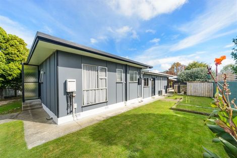 Photo of property in 6 Pukatea Place, Milson, Palmerston North, 4414