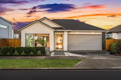 Photo of property in 3 Tarras Road, Kumeu, 0810