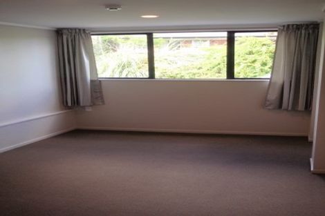 Photo of property in 1/4 Tallington Crescent, Torbay, Auckland, 0630