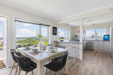 Photo of property in 23 Chivalry Road, Glenfield, Auckland, 0629