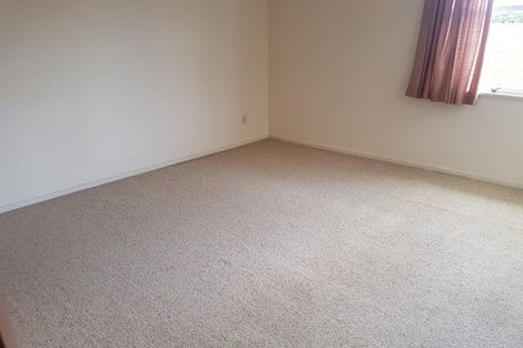 Photo of property in 6 Hollows Crescent, Takaro, Palmerston North, 4412