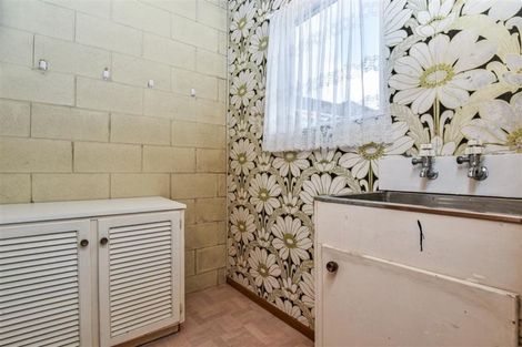 Photo of property in 1/23 Craigbank Avenue, New Lynn, Auckland, 0600