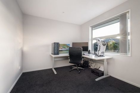 Photo of property in 33 Northmoor Boulevard, Rolleston, 7615