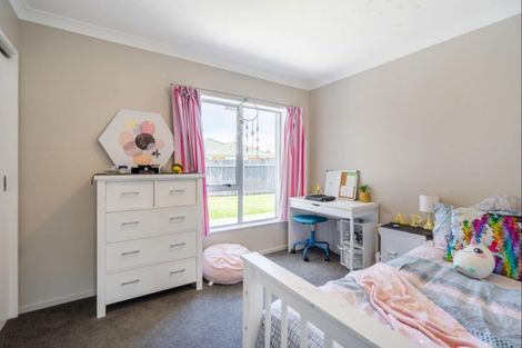 Photo of property in 50 Arawhata Road, Paraparaumu, 5032