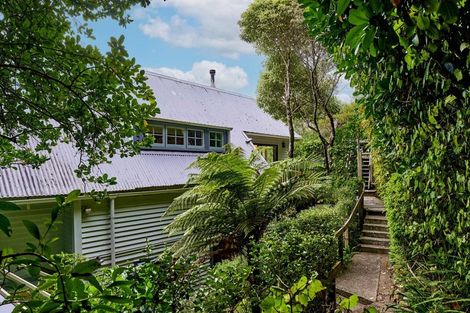 Photo of property in 88 Airlie Road, Plimmerton, Porirua, 5026