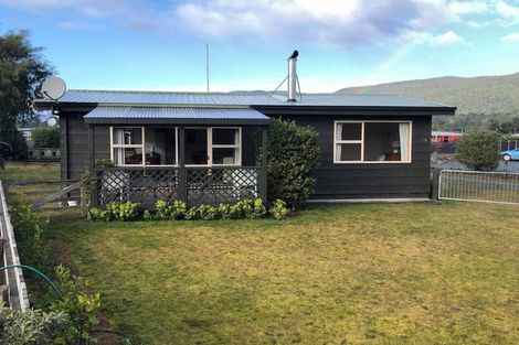 Photo of property in 19 Waiau Street, Manapouri, 9679