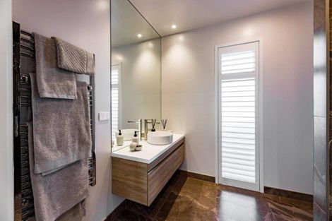 Photo of property in 2 Iwi Road, Baverstock, Hamilton, 3200