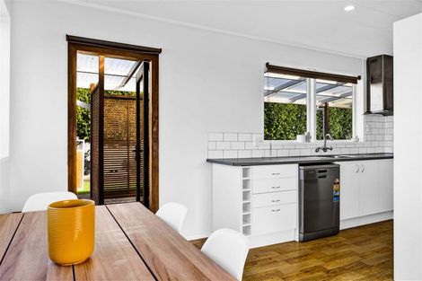 Photo of property in 41 Trelawney Crescent, Westown, New Plymouth, 4310