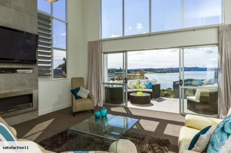 Photo of property in 15 Courtneys, West Harbour, Auckland, 0618
