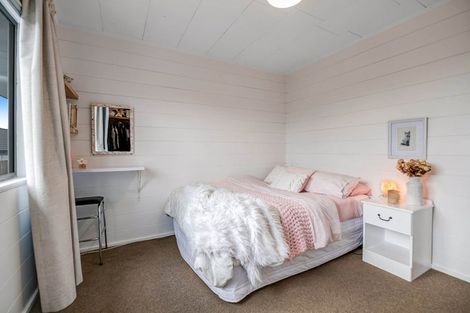 Photo of property in 18 Hinemoa Place, Snells Beach, 0920