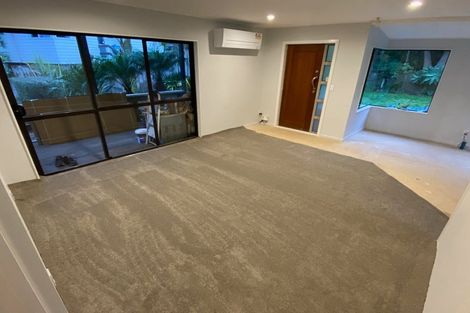 Photo of property in 15 Atlantis Place, Totara Vale, Auckland, 0629