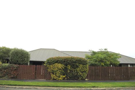 Photo of property in 6 Uxbridge Street, Northcote, Christchurch, 8052