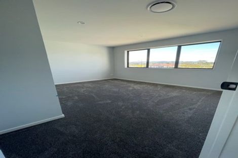 Photo of property in 4 Pineview Drive, Rosehill, Papakura, 2113