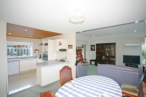 Photo of property in 2 Amesbury Mews, Avonhead, Christchurch, 8042