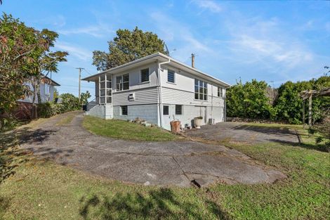 Photo of property in 15 Murray Road, Te Atatu Peninsula, Auckland, 0610