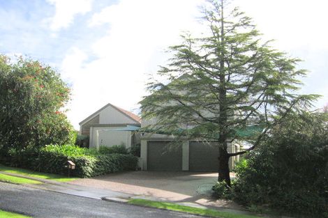 Photo of property in 6 Trident Place, Shelly Park, Auckland, 2014