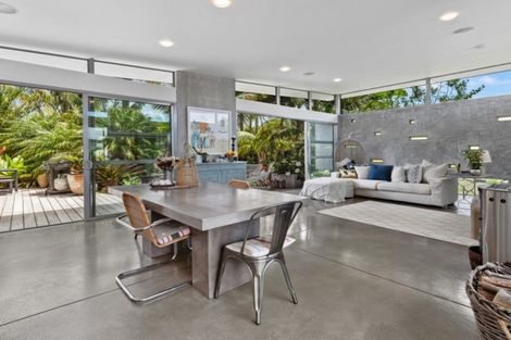 Photo of property in 5 Harbour View Road, Point Wells, Warkworth, 0986