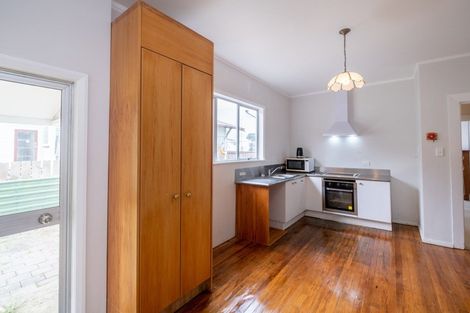 Photo of property in 9 Preston Street, Eltham, 4322