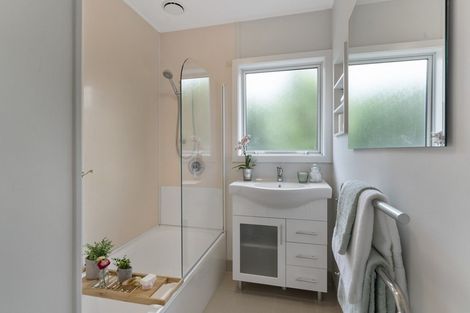 Photo of property in 2 Karaka Street, Otaki Beach, Otaki, 5512