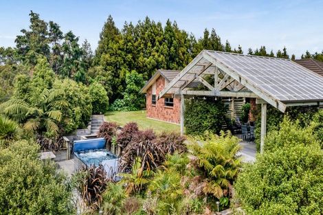 Photo of property in 271 Henwood Road, Paraite, New Plymouth, 4372