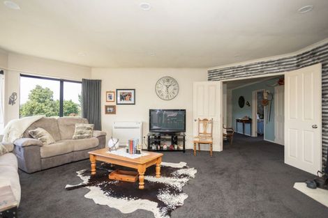 Photo of property in 28 Cowper Side Road, Dannevirke, 4976