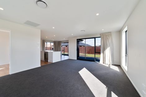 Photo of property in 7 Mccahon Drive, Rangiora, 7400