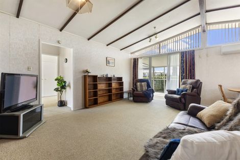 Photo of property in 174 Cascades Road, Pakuranga Heights, Auckland, 2010