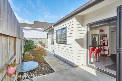 Photo of property in 1 Cullen Court, Palmerston North, 4410