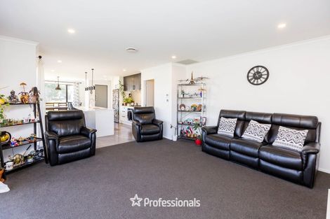 Photo of property in 33 Cynisca Crescent, Wallaceville, Upper Hutt, 5018