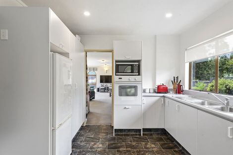 Photo of property in 84 Chelsea View Drive, Chatswood, Auckland, 0626