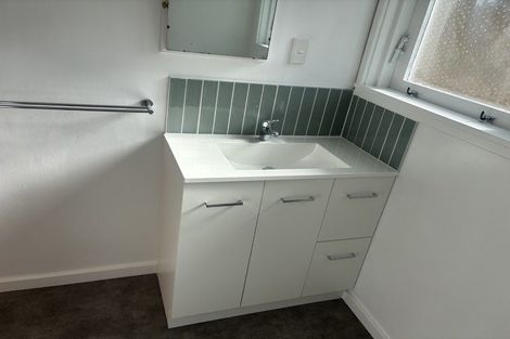 Photo of property in 2/96 Hinau Street, Riccarton, Christchurch, 8041